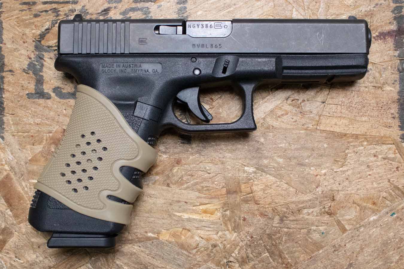 GLOCK 17 9mm Police Trade-In Pistol with Aftermarket Grip
