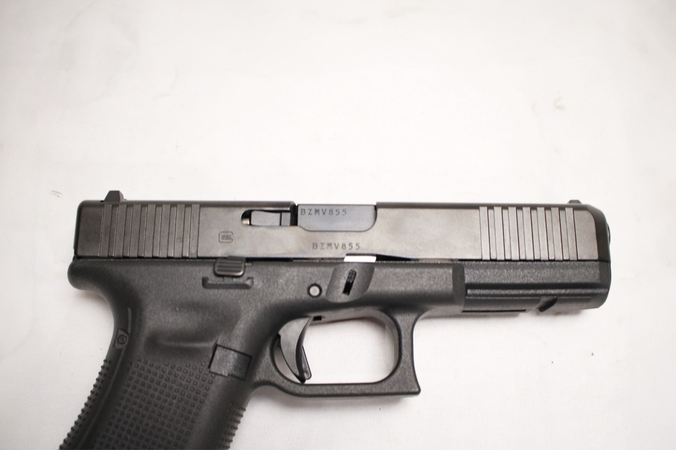 GLOCK 17 Gen 5 9mm Police Trade-in Pistol with Front Serrations