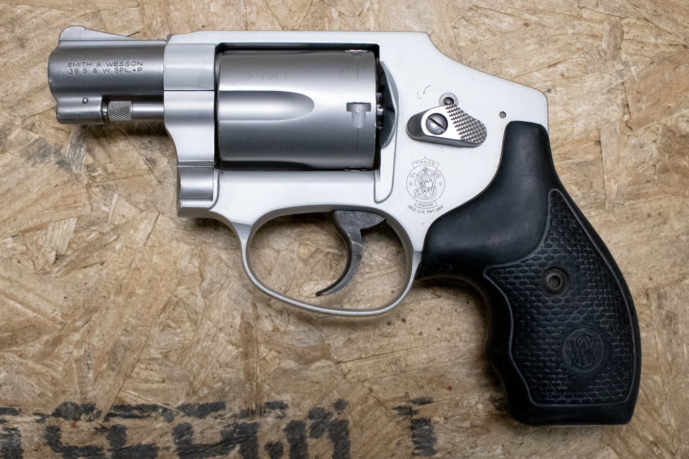 SMITH AND WESSON 642-2 Airweight 38 Special+P Police Trade-In Revolver with Enclosed Hammer