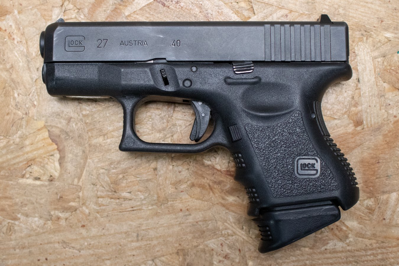 GLOCK 27 Gen3 40 S&W Police Trade-In Pistol with Magazine Finger Rest