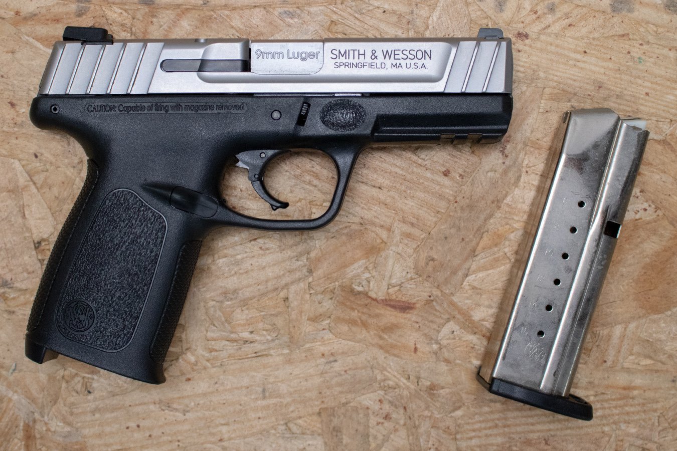 SMITH AND WESSON SD9VE 9mm Police Trade-In Pistol with Two-Tone Finish