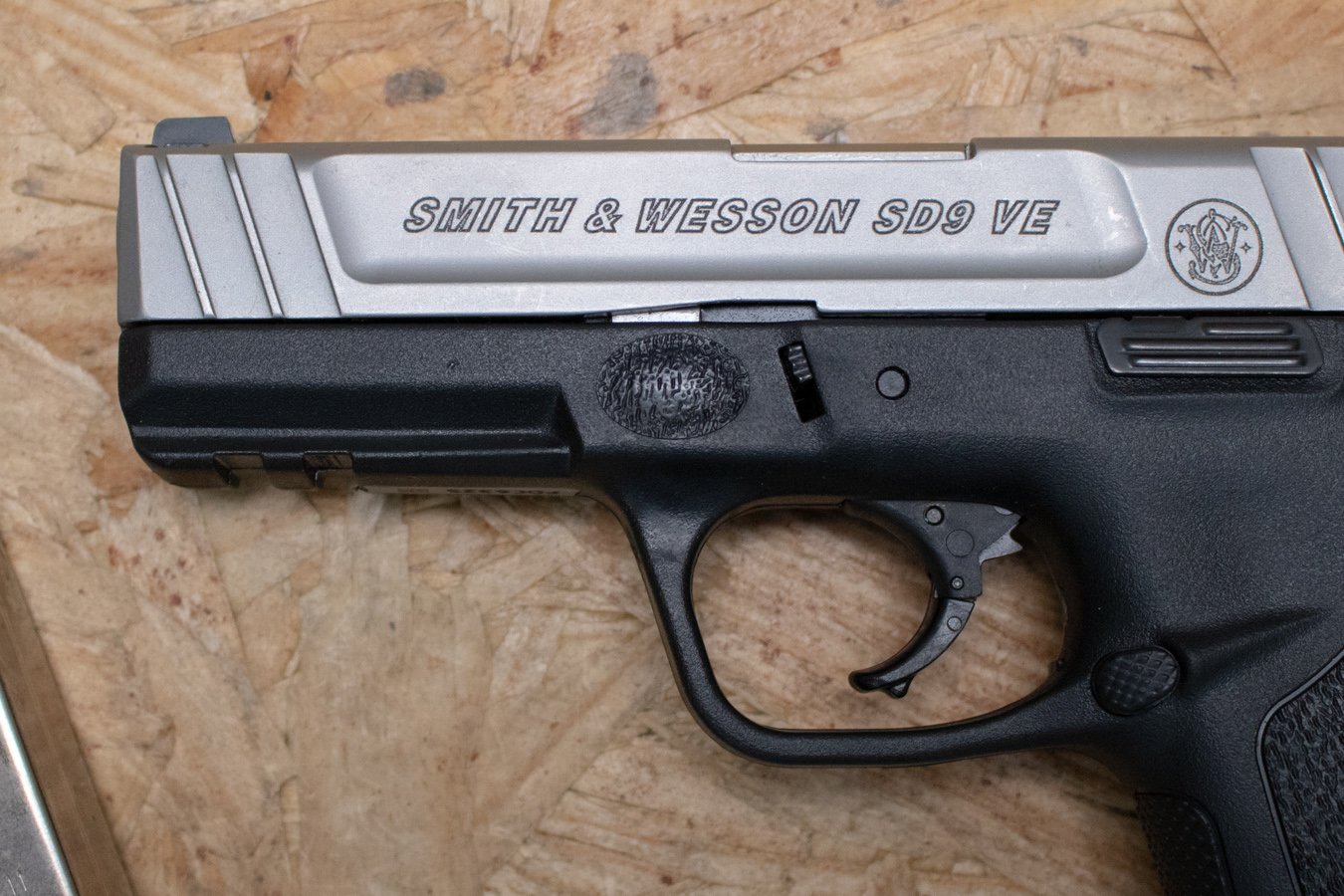 SMITH AND WESSON SD9VE 9mm Police Trade-In Pistol with Two-Tone Finish