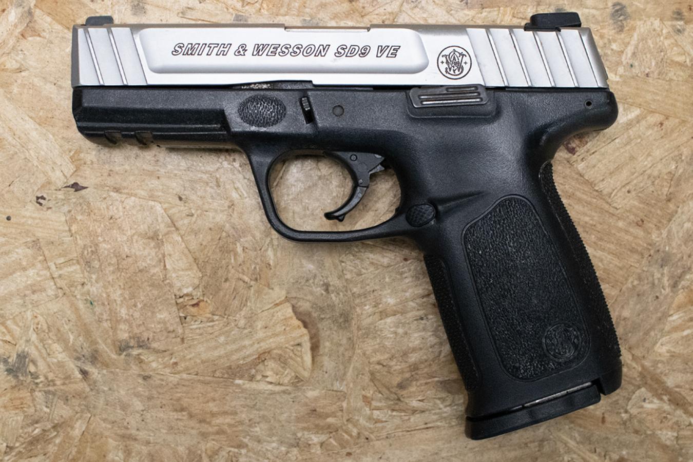 SMITH AND WESSON SD9VE 9mm Police Trade-In Pistol with Two-Tone Finish