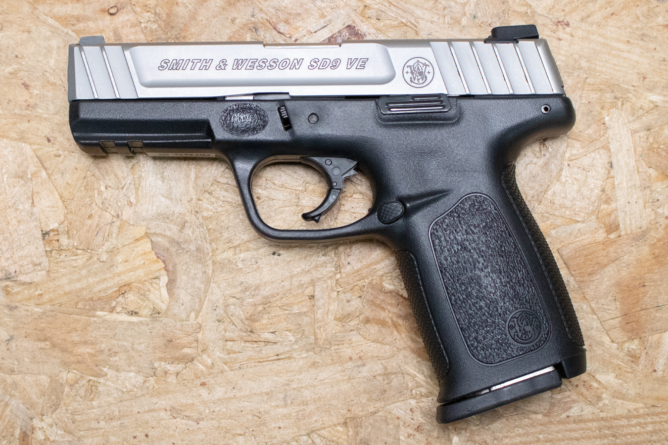 Smith And Wesson Sd9ve 9mm Police Trade In Pistol With Two Tone Finish Sportsmans Outdoor 7531