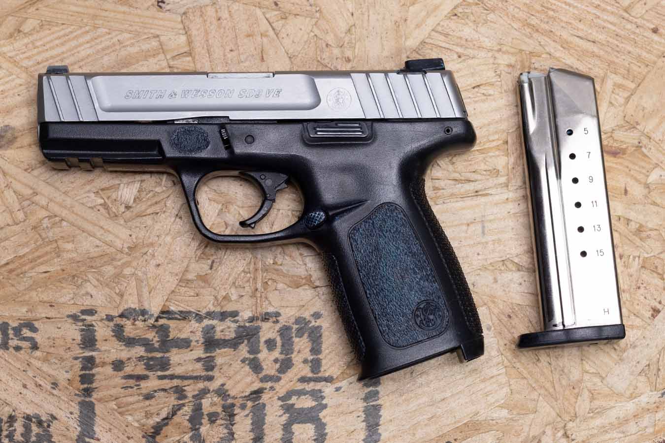 SMITH AND WESSON SD9VE 9mm Police Trade-In Pistol with Two-Tone Finish