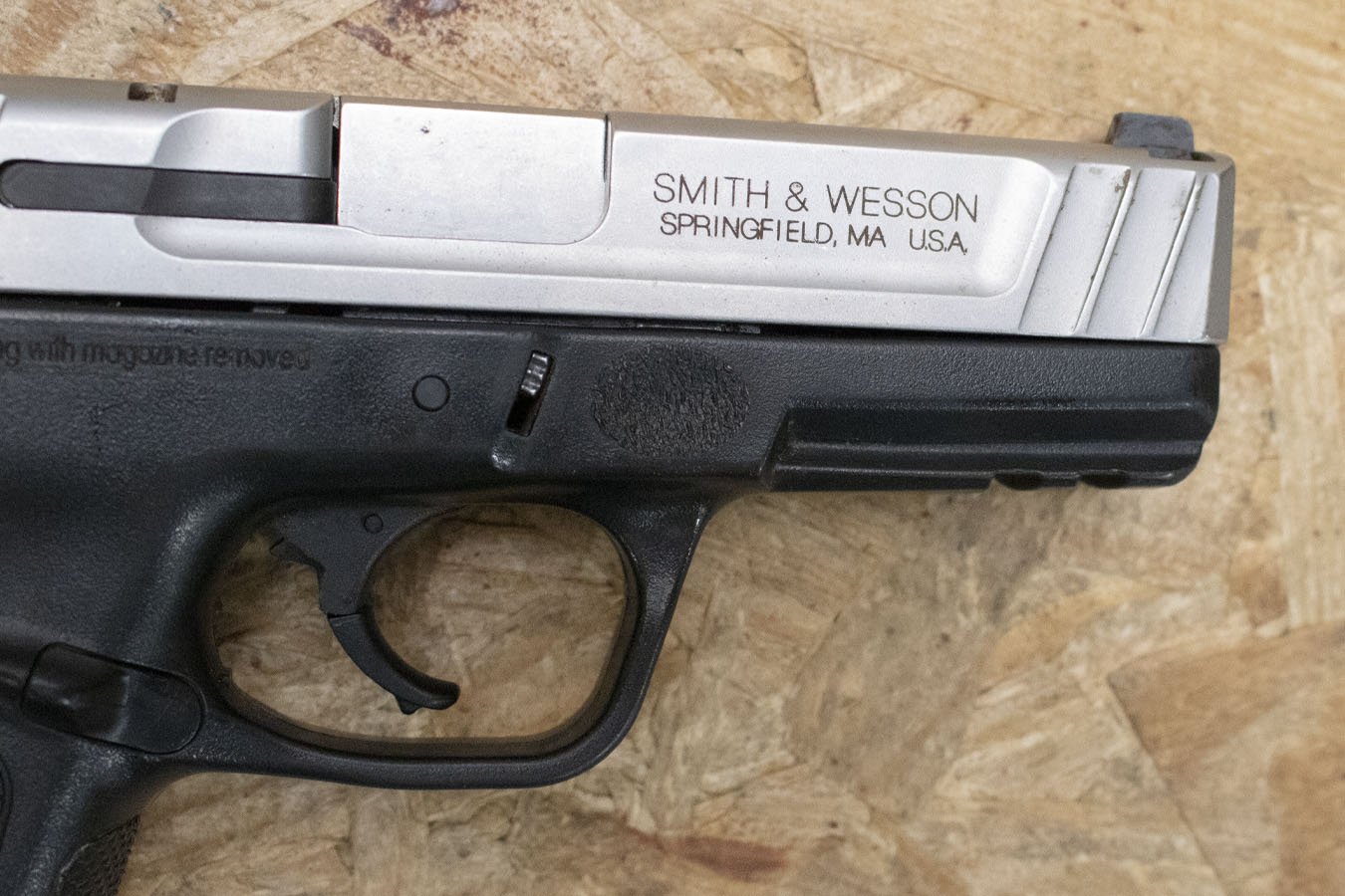 SMITH AND WESSON SD9VE 9mm Police Trade-In Pistol with Two-Tone Finish