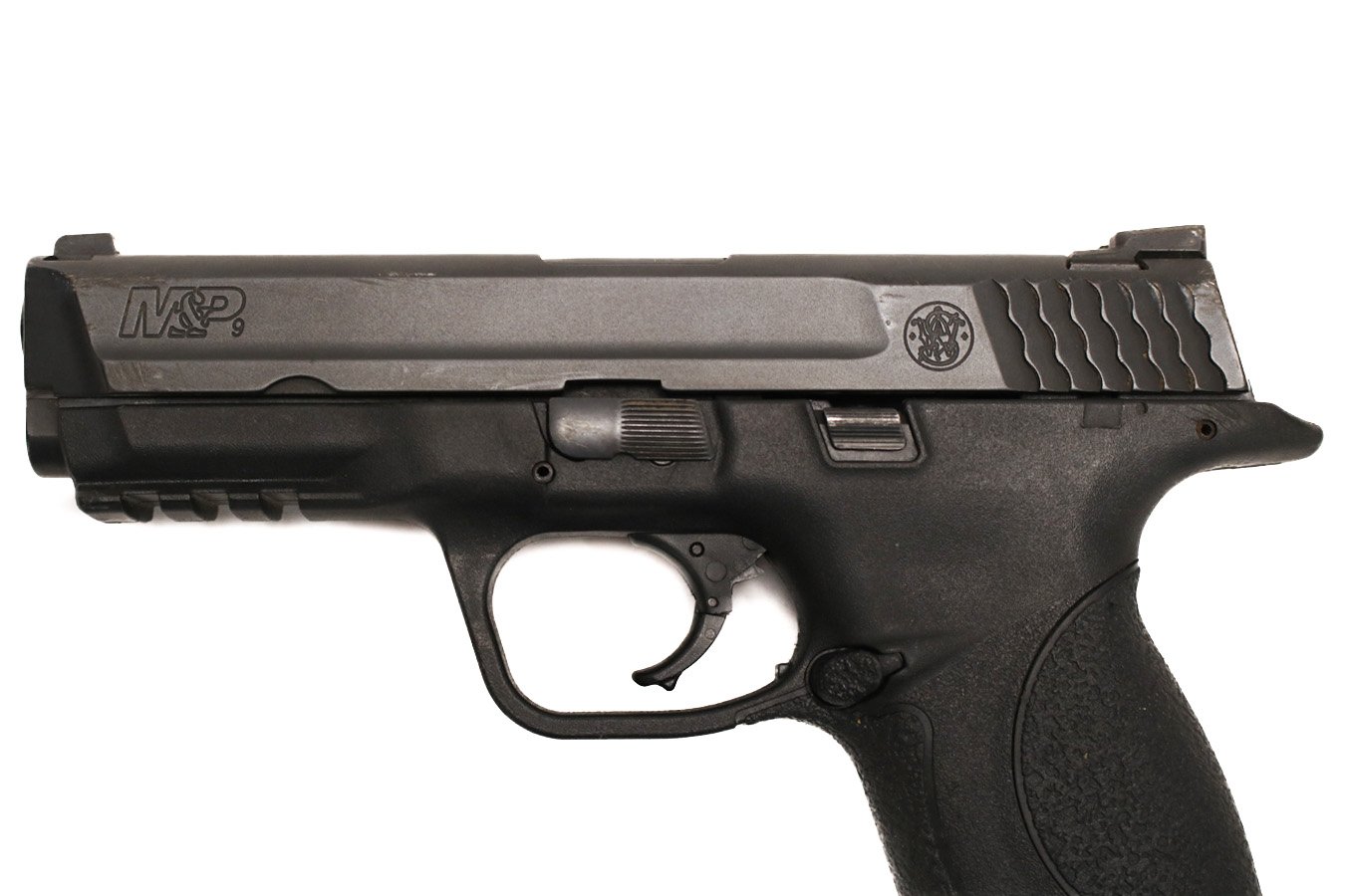 SMITH AND WESSON M&P9 Gen 1 9mm Police Trade-In Pistol