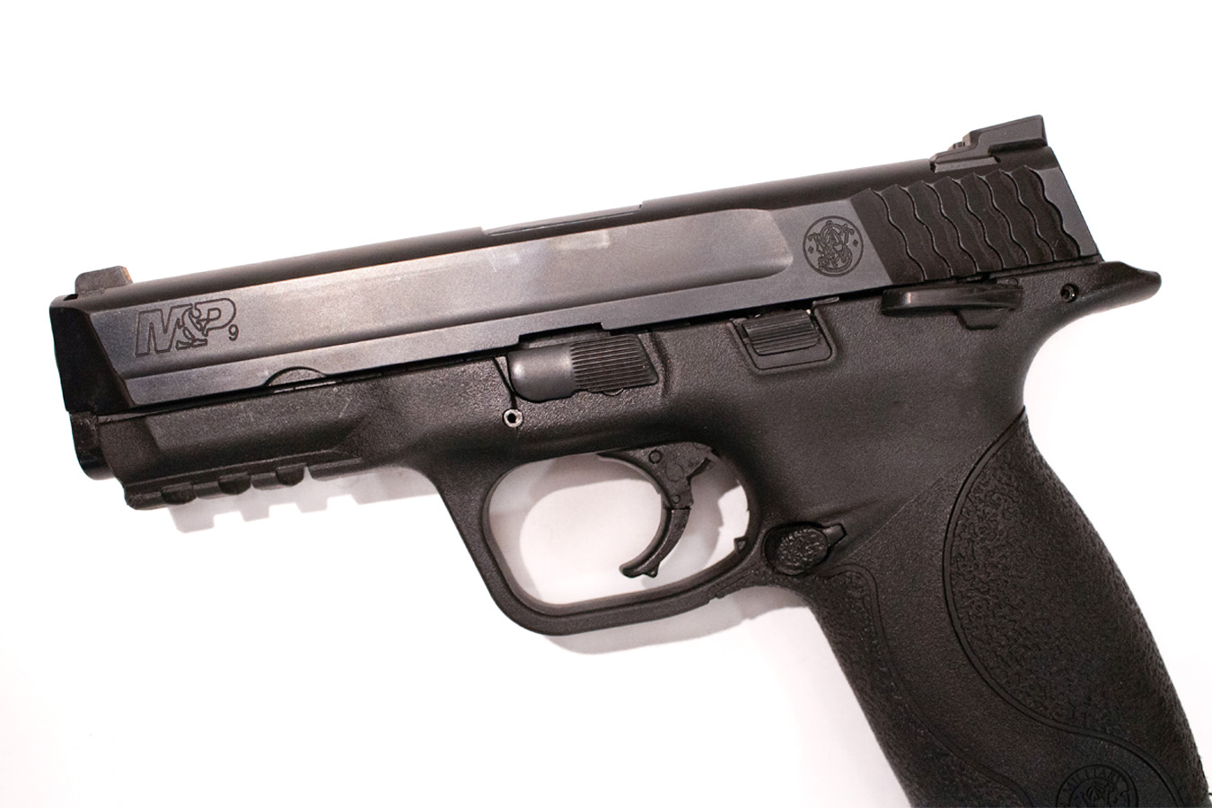 SMITH AND WESSON M&P9 9mm Police Trade-In Pistol