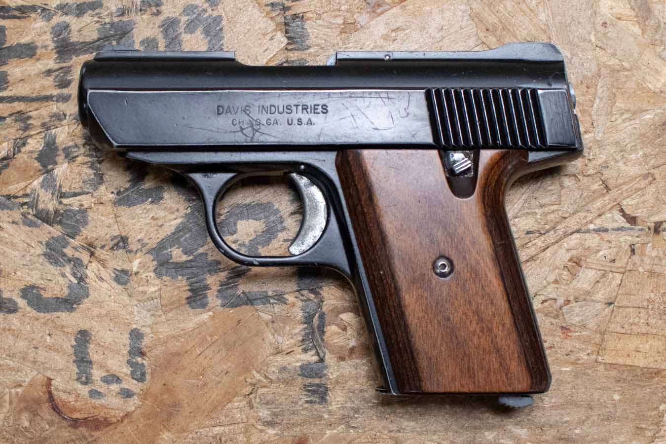 DAVIS P-32 32ACP Police Trade-In Pistol with Wood Grips