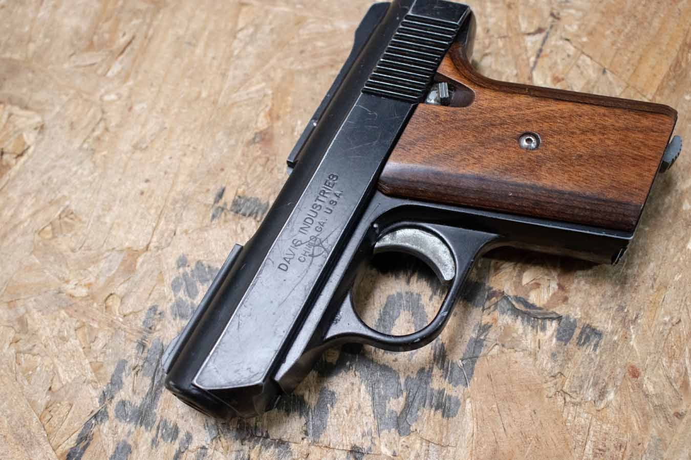 DAVIS P-32 32ACP Police Trade-In Pistol with Wood Grips