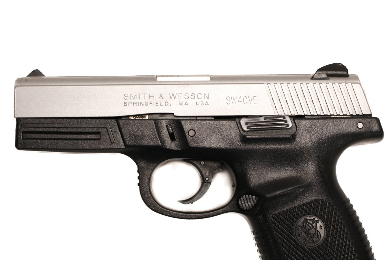 SMITH AND WESSON SW40VE 40 S&W Police Trade-In Pistol