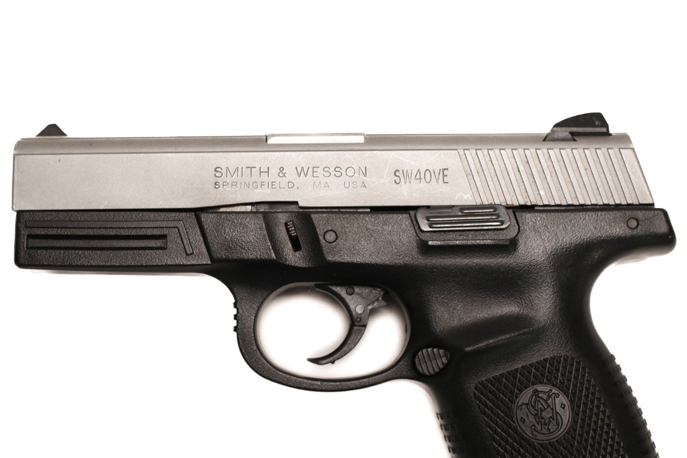 SMITH AND WESSON SW40VE 40 S&W Police Trade-In Pistol