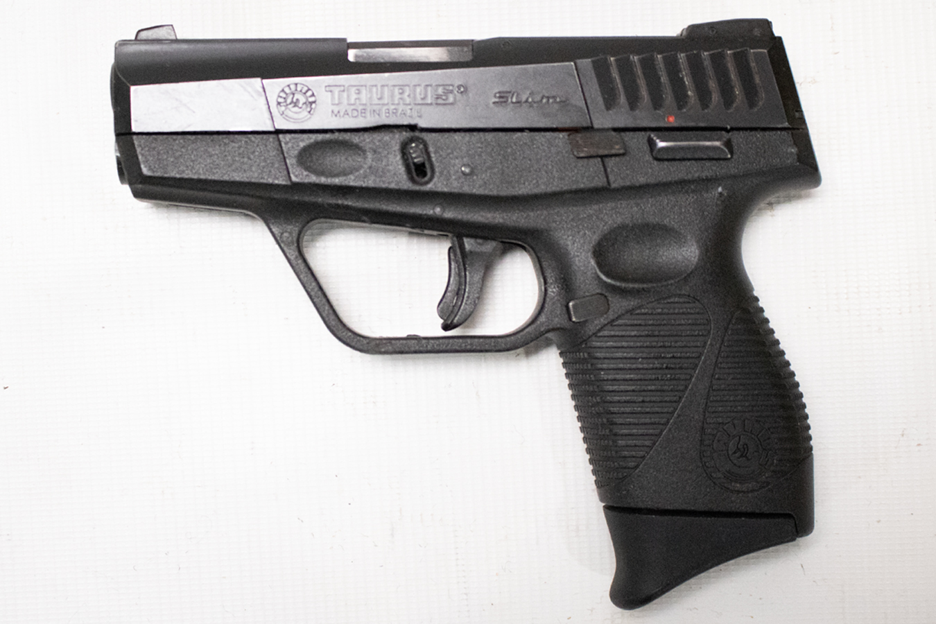 TAURUS PT-740 Slim 40 S&W Police Trade-in PIstol