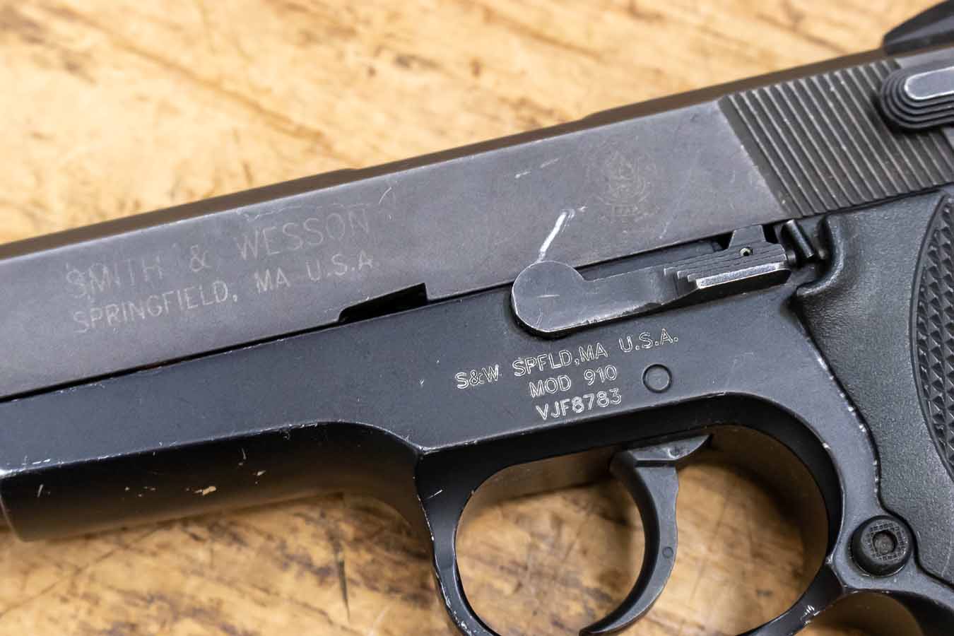 SMITH AND WESSON 910 9mm Police Trade-in Pistol