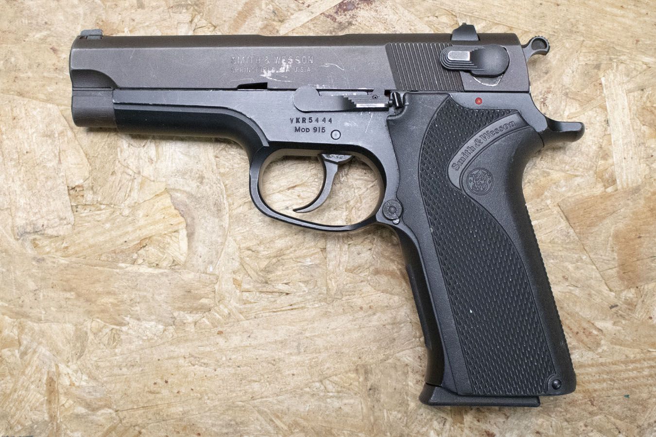 SMITH AND WESSON 915 9mm Police Trade-In Pistol with Aluminum Frame 