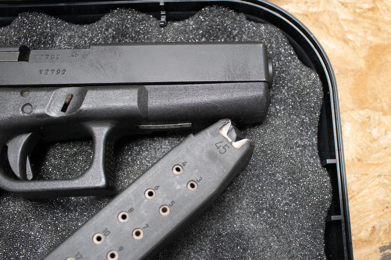 GLOCK 21 Gen2 45ACP Police Trade-In Pistol with Extra Mag and Case