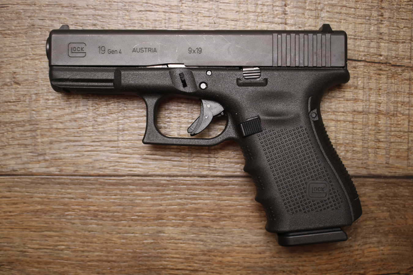 GLOCK 19 Gen 4 9mm Police Trade-In Pistol