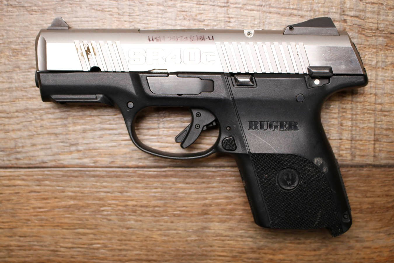 RUGER SR40C 40 S&W Police Trade-In Pistol (No Magazine)