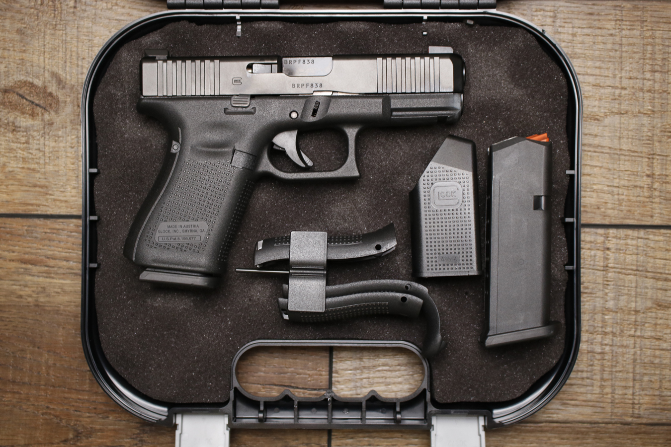 GLOCK 19 Gen 5 9mm Police Trade-In Pistols with Night Sights and Front Slide Serrations (Very Good Condition)