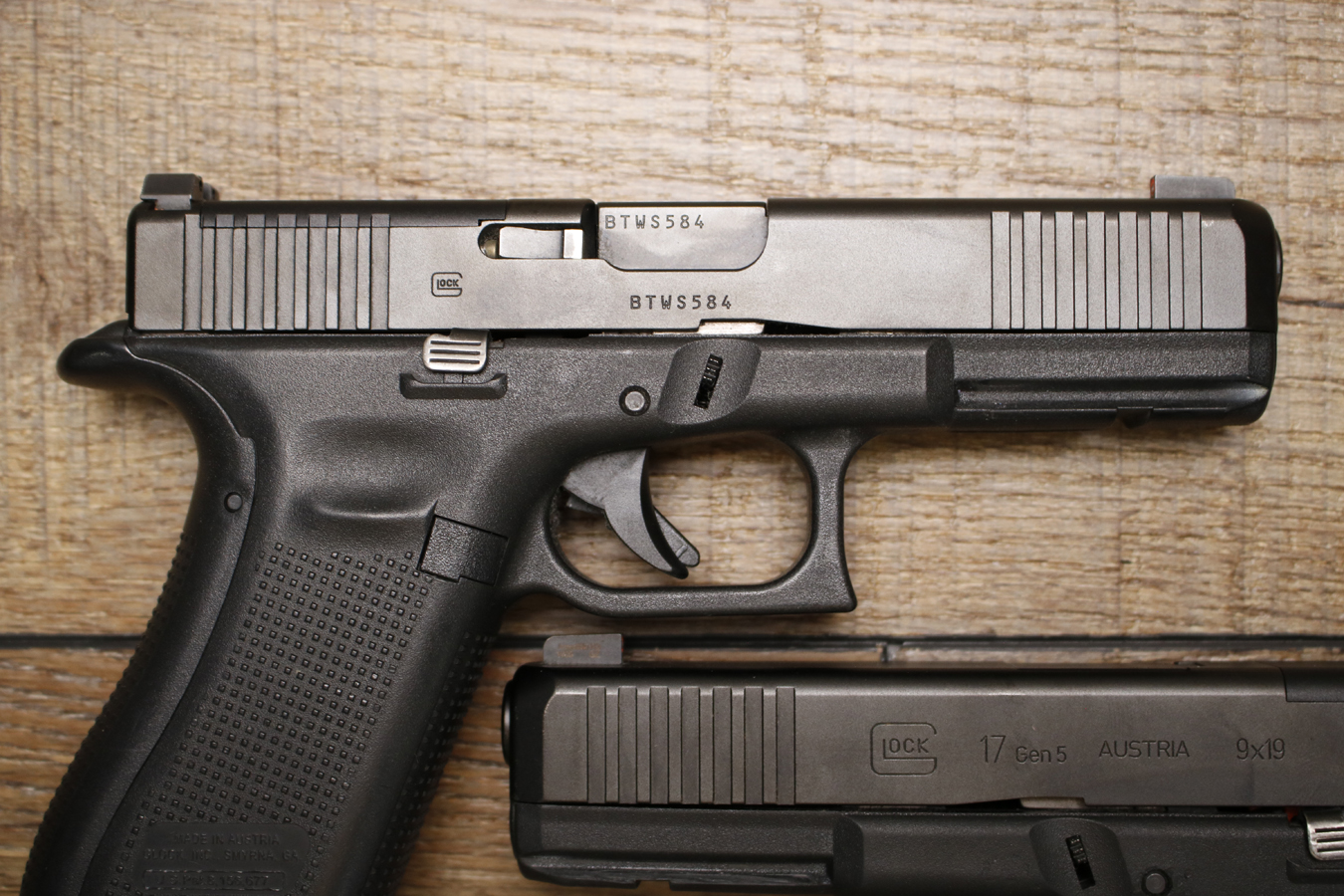 GLOCK 17 Gen5 MOS 9mm Optic Ready Police Trade-In Pistols with Night Sights and Front Slide Serrations (Good Condition)