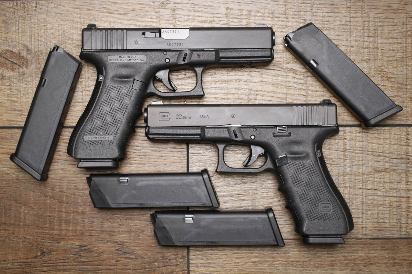 GLOCK 22 Gen4 40 S&W Police Trade-in Pistols with Night Sights and 3 Mags (New in Box Condition)