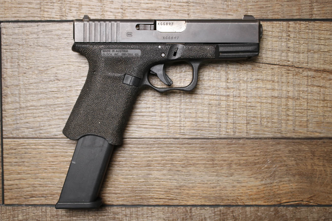 GLOCK 19 Gen3 9mm Police Trade-In Pistol with Stippled Frame and 24 Round Magazine
