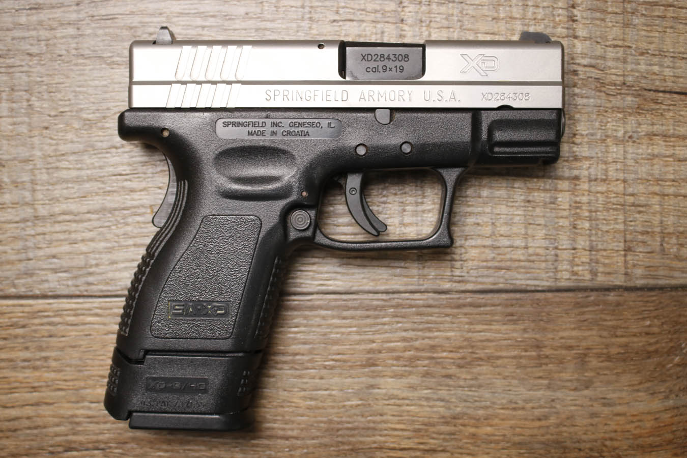 SPRINGFIELD XD-9 9mm Police Trade-In Pistol with Stainless Slide