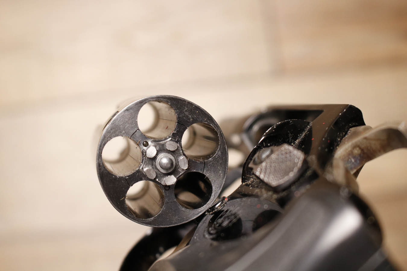 SMITH AND WESSON Model 37 Chiefs Special Airweight .38 Special Police Trade-in Revolver with Pachmayr Grips