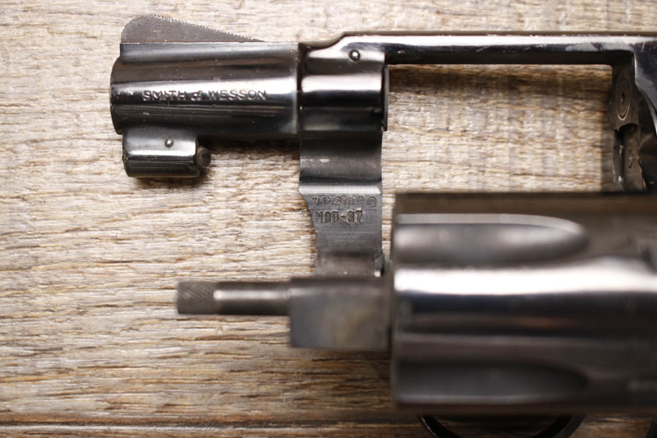 SMITH AND WESSON Model 37 Chiefs Special Airweight .38 Special Police Trade-in Revolver with Wood Grips