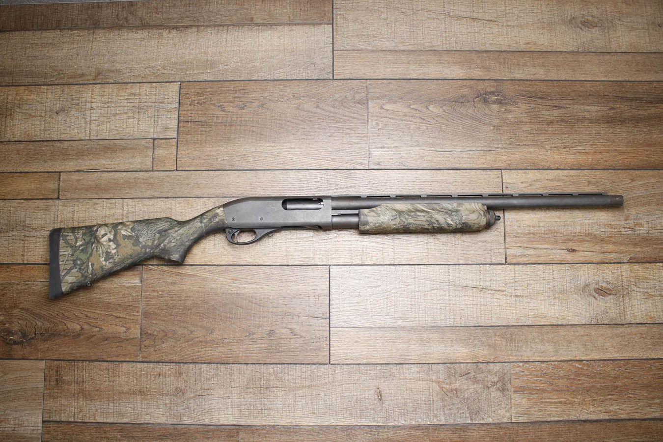 REMINGTON 870 Express Magnum 12GA Police Trade-In Shotgun with Camo Stock