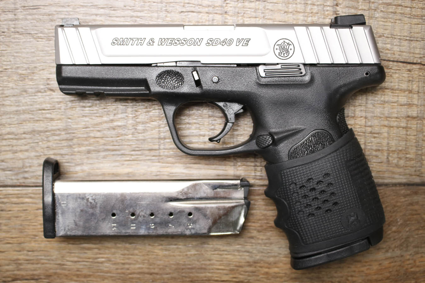 SMITH AND WESSON SD40VE 40 S&W Police Trade-In Pistol with Two Magazines