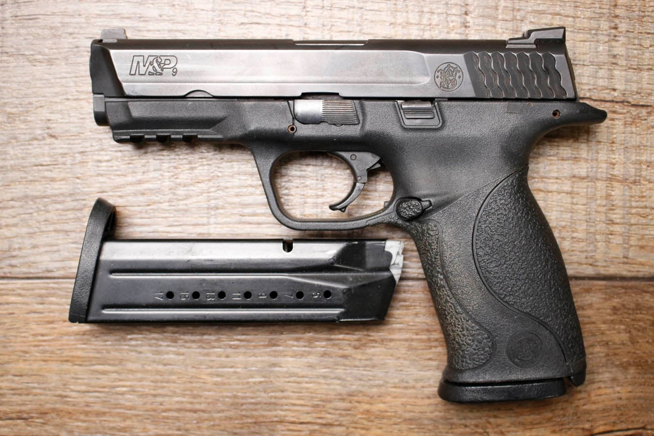SMITH AND WESSON M&P9 1.0 9mm Police Trade-In Pistol with Two Magazines