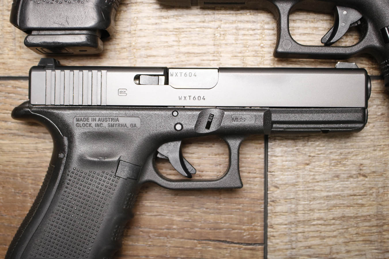 GLOCK 22 Gen4 40 S&W Police Trade-in Pistol with Night Sights (Good Condition)