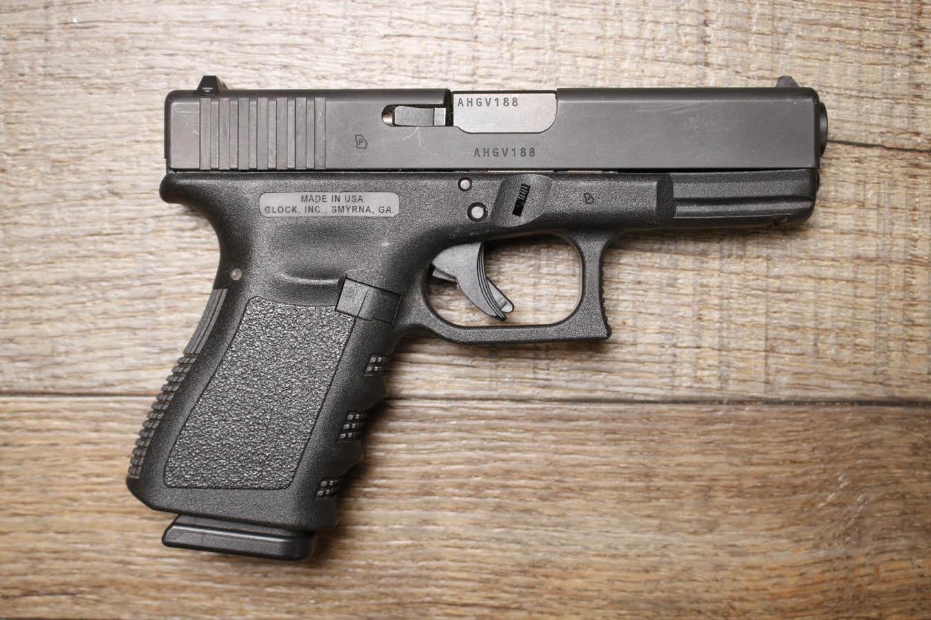 GLOCK 23 Gen 3 .40 S&W Compact Police Trade-In Pistol with 13rd Magazine