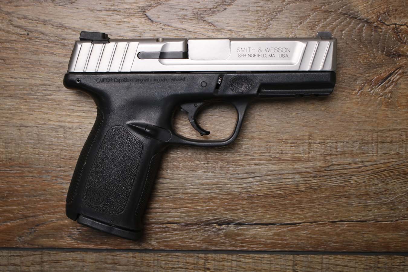 SMITH AND WESSON SD40VE 40 S&W Police Trade-In Pistol