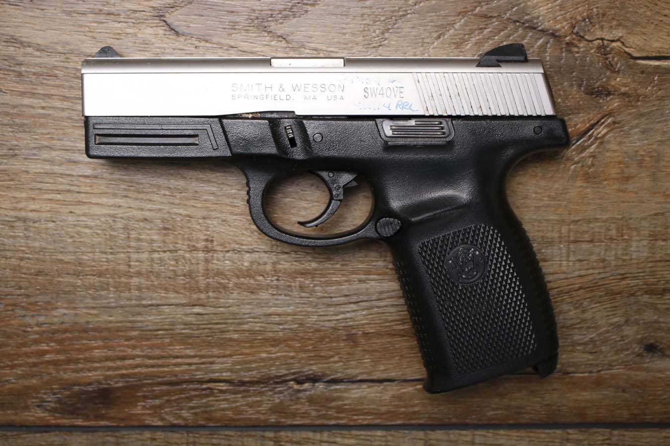 SMITH AND WESSON SW40 VE 40 S&W Police Trade-In Pistol (No Magazine)
