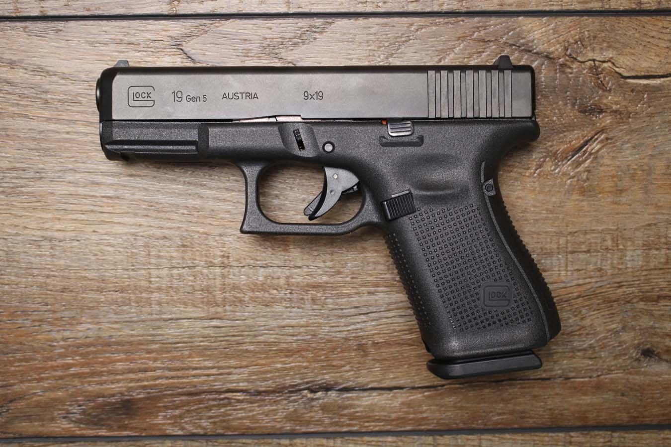GLOCK 19 Gen 5 9mm Police Trade-In Pistol