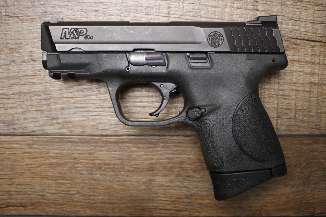 SMITH AND WESSON M&P40C 40 S&W Police Trade-In Pistol