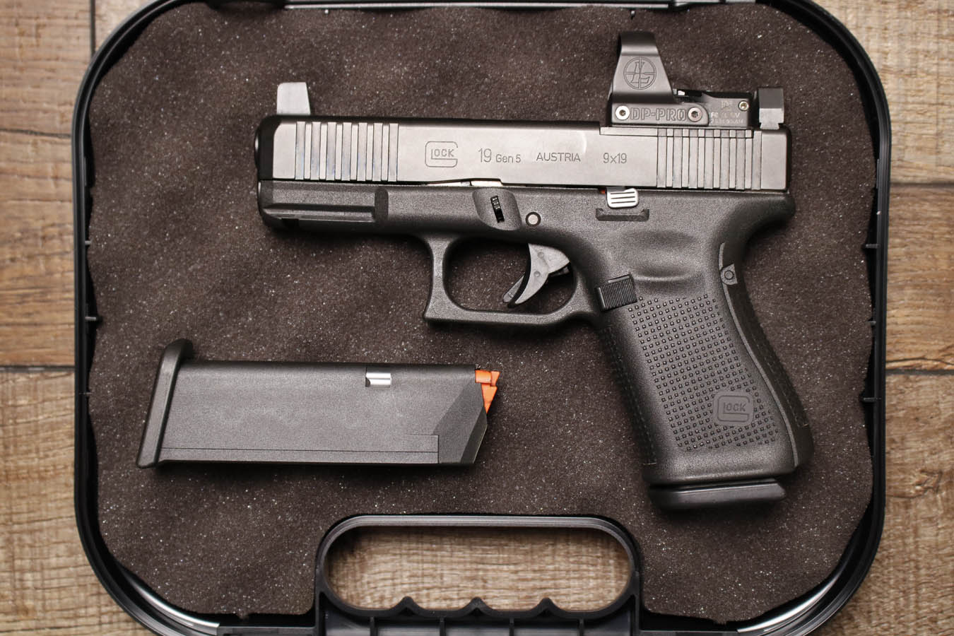 GLOCK 19 Gen 5 9mm Police Trade-In Pistol with Leupold Delta Point Pro Red Dot