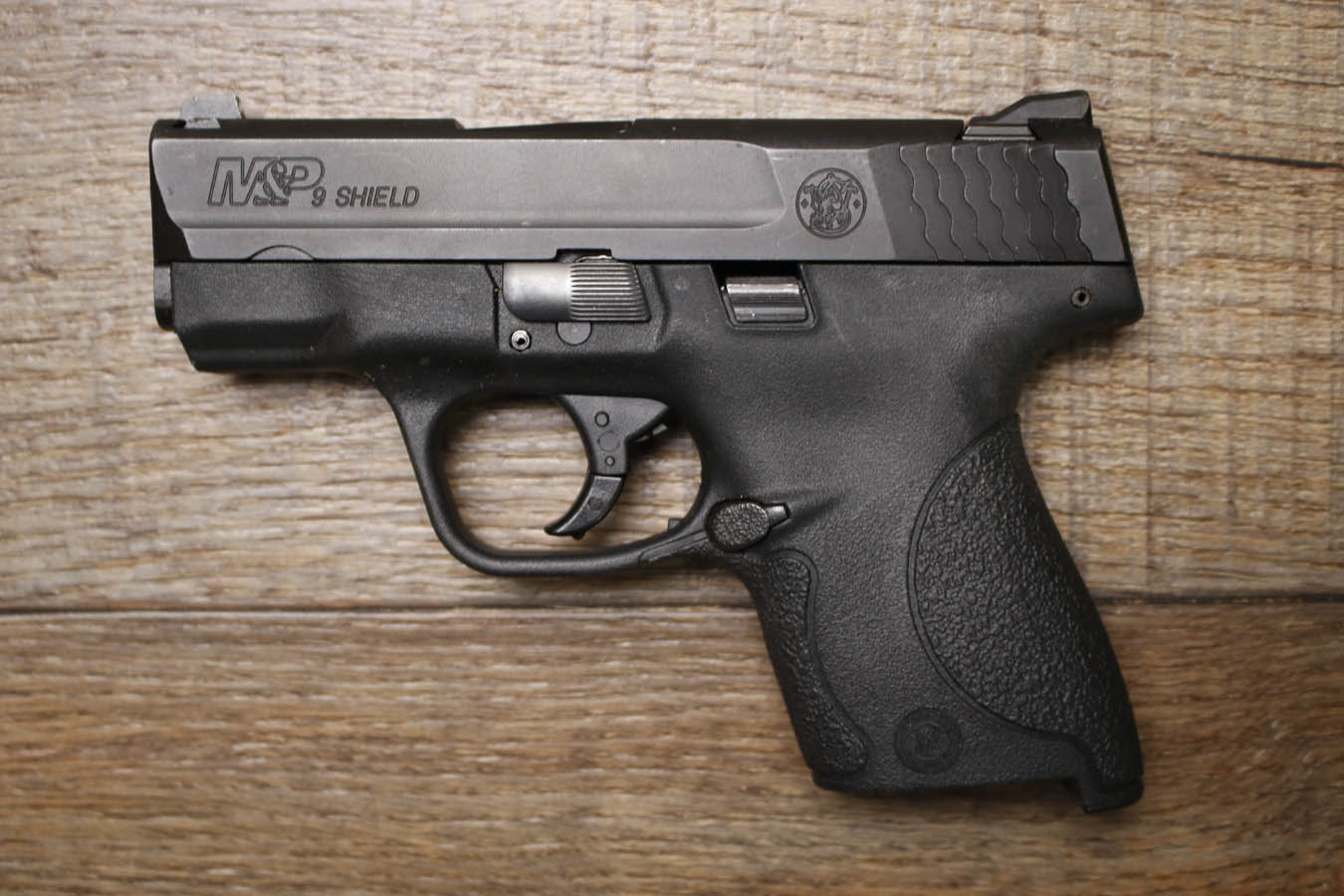 SMITH AND WESSON M&P9 Shield 1.0 9mm Police Trade-In Pistol (No Magazine)