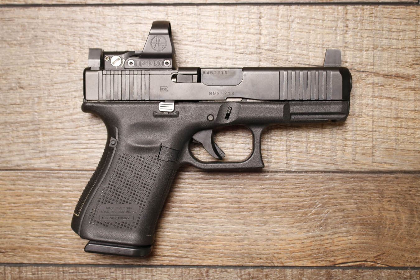 GLOCK 19 Gen 5 9mm Police Trade-In Pistol with Leupold Delta Point Pro Red Dot