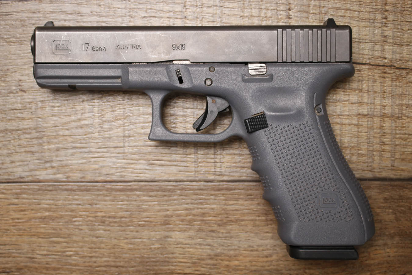 GLOCK 17 Gen 4 9mm Police Trade-In Pistol with Gray Frame