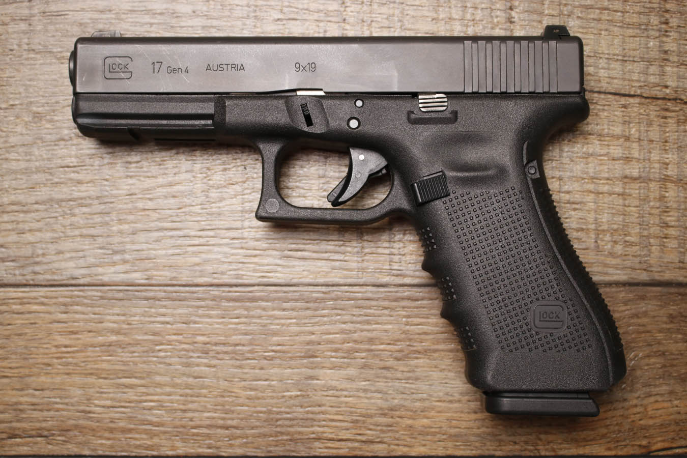 GLOCK 17 Gen 4 9mm Police Trade-In Pistol (Good Condition)
