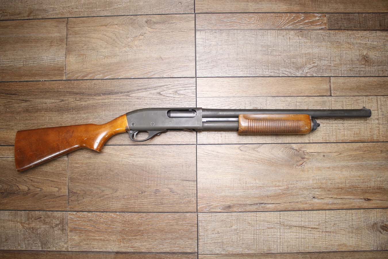 REMINGTON 870 Police Magnum 12 Gauge Police Trade-In Shotgun with Hardwood Stock