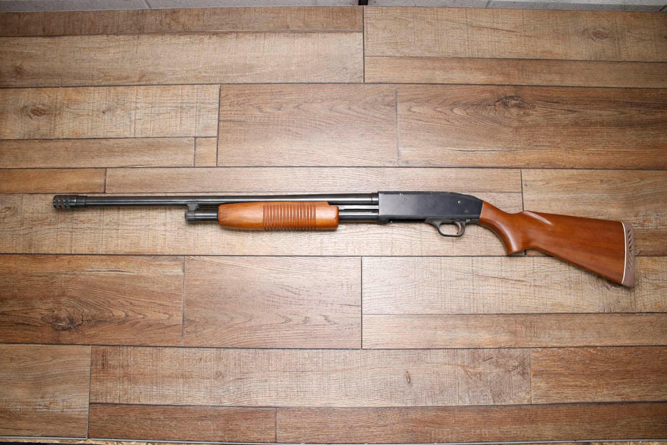 WESTERNFIELD Model 550A 12 Gauge Police Trade-in Pump Shotgun with Wood Furniture