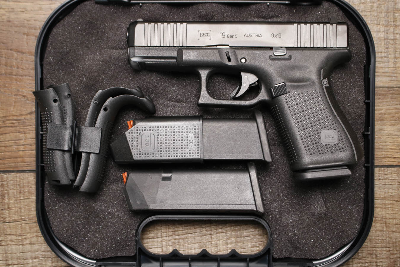 GLOCK 19 Gen 5 9mm Police Trade-In Pistol with Front Serrations, Three Mags and Original Box