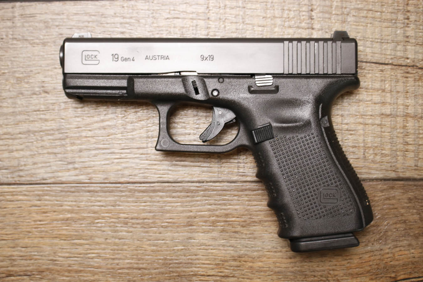 GLOCK 19 Gen 4 9mm Police Trade-In Pistol