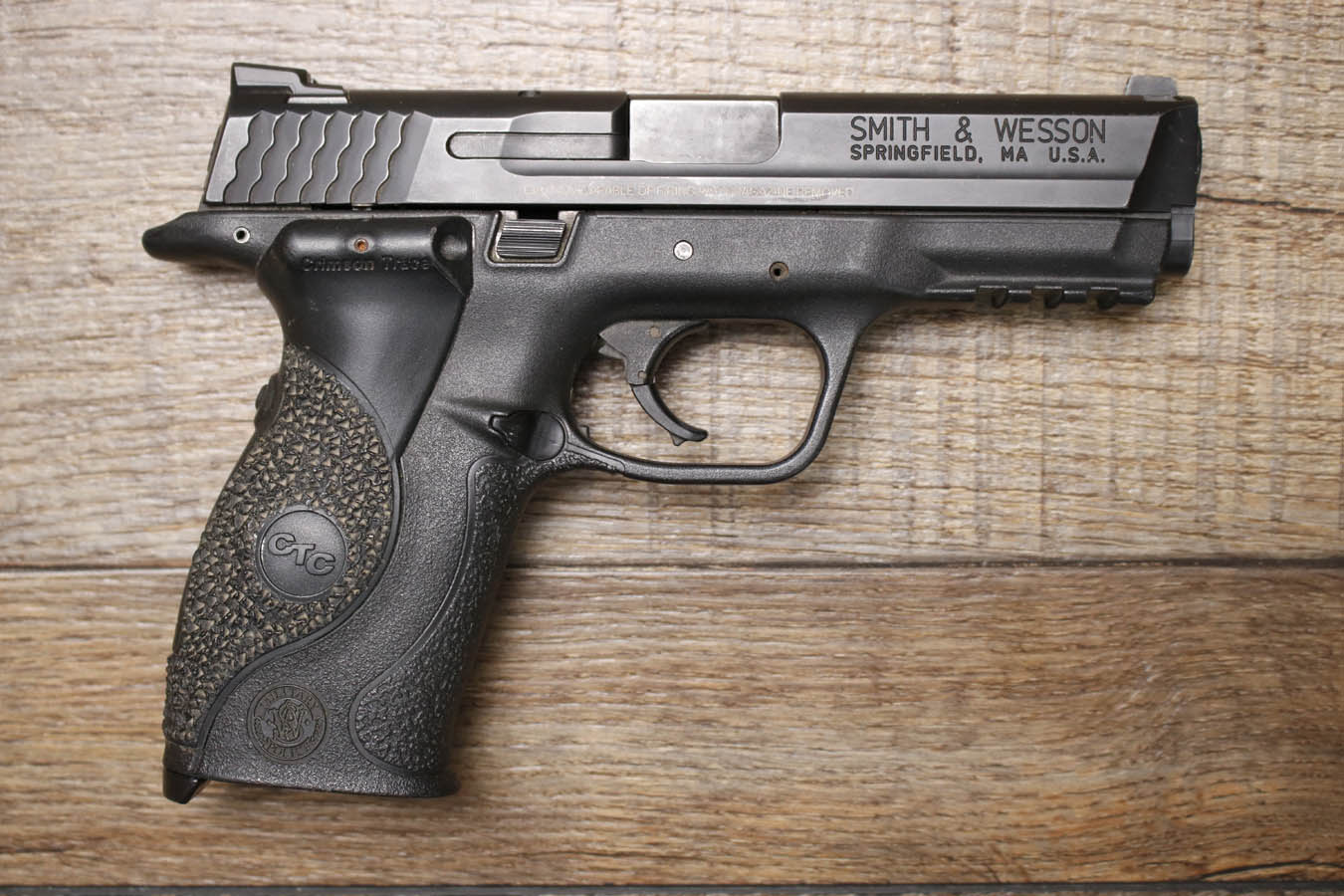 SMITH AND WESSON M&P40 1.0 40 S&W Police Trade-In Pistol (No Magazine)