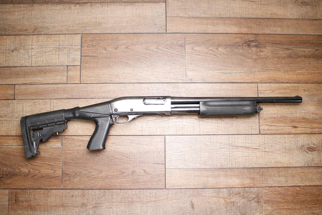 REMINGTON 870 Police Magnum 12GA Police Trade-In Shotgun with Textured Foregrip and Pistol Grip