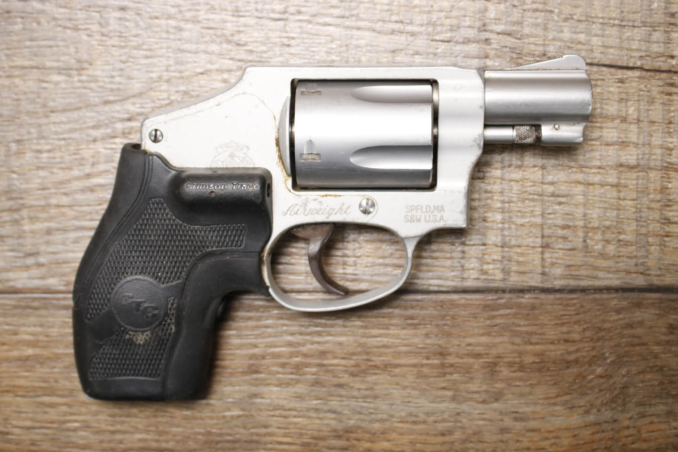SMITH AND WESSON 642-2 Airweight 38 SPL Police Trade-In Revolver with Grip Laser